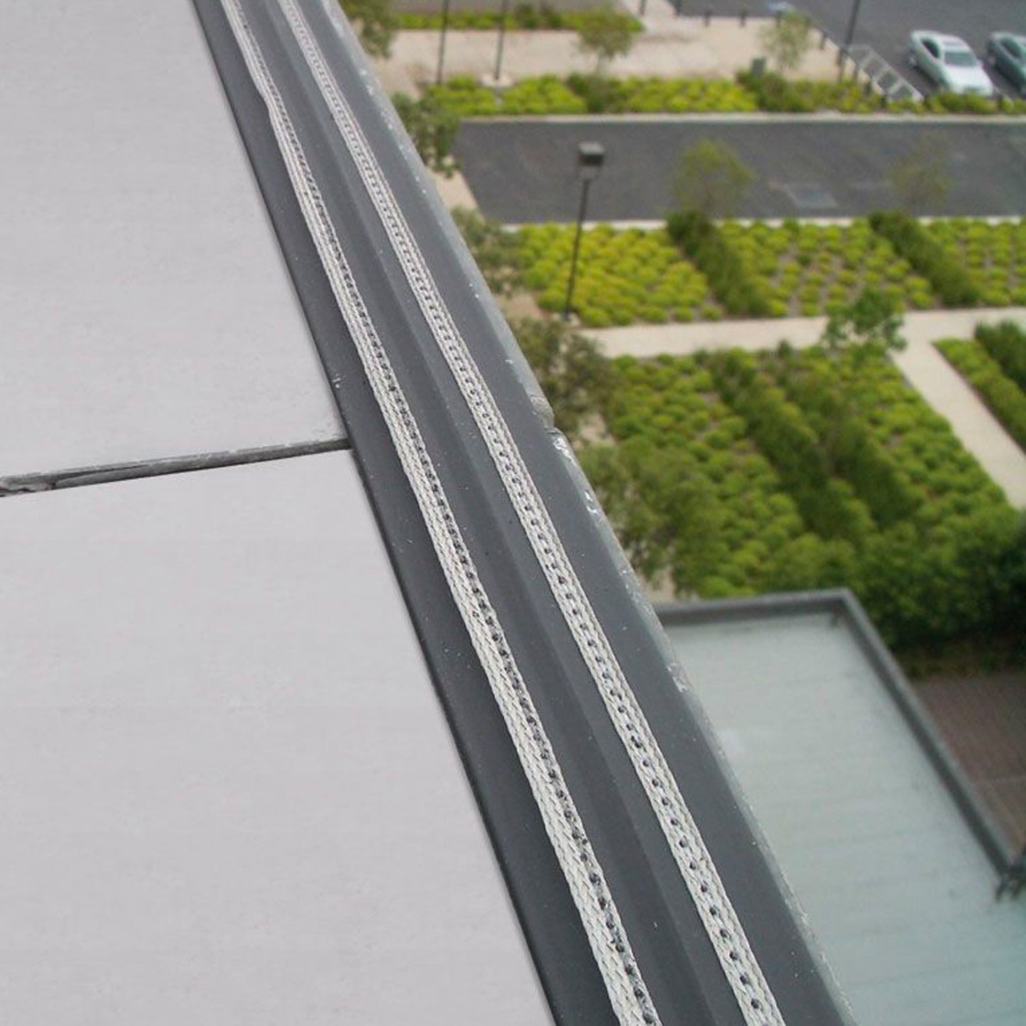 AVITHOR E-TRACK - Electrical Bird Deterrent System